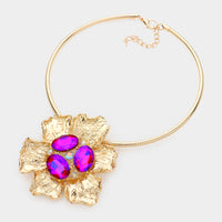 
              Gold Hammered Flower Necklace Set
            