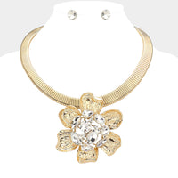 
              Gold Hammered Rhinestone Flower Statement Necklace Set
            