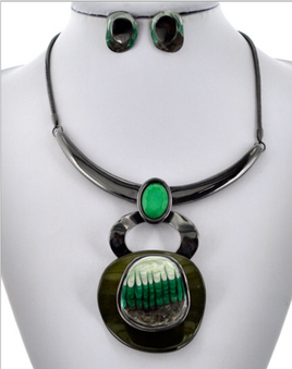 Green and Hematite Necklace Set