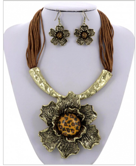 Flower Animal Print Necklace Set